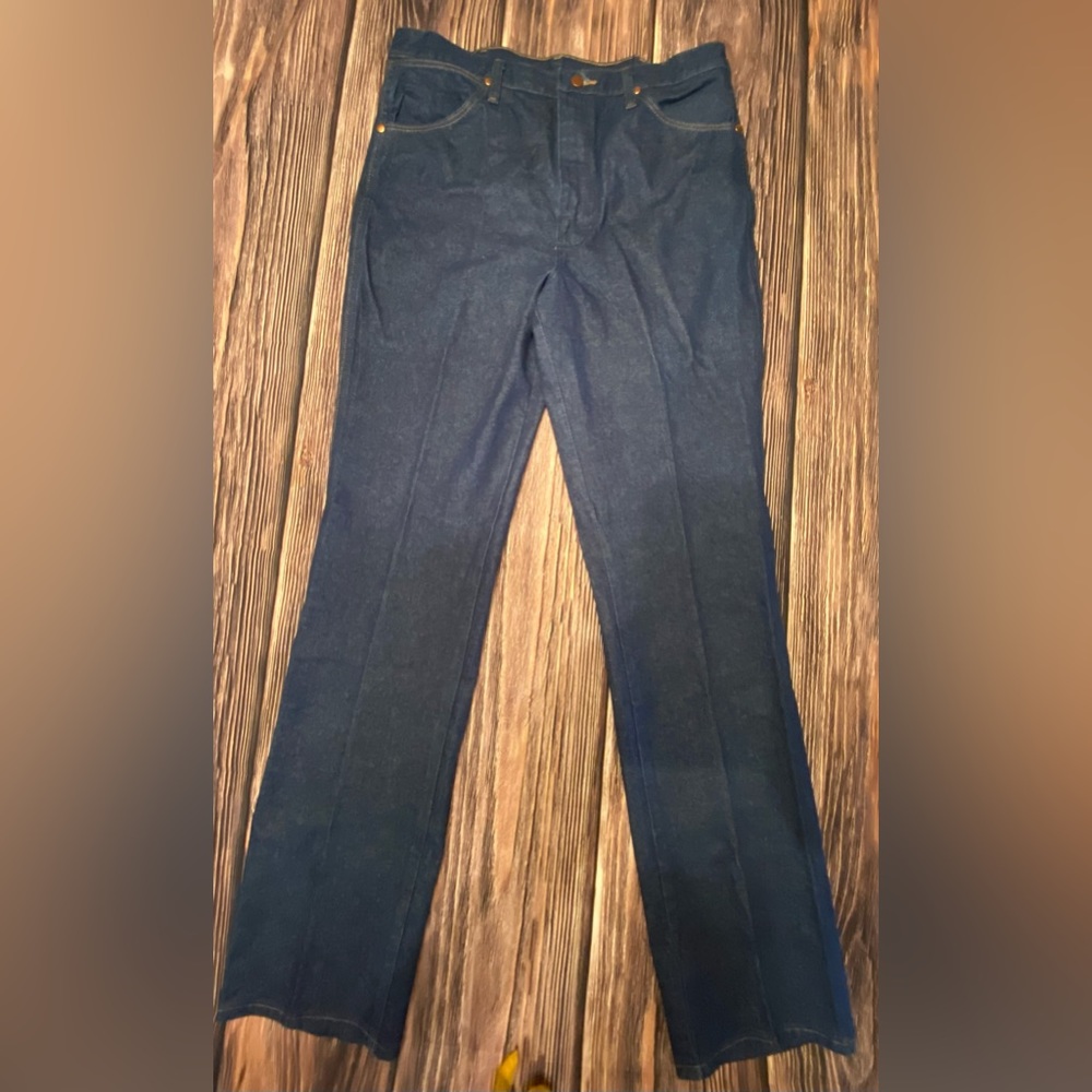 Slim Fit Wrangler Cowboy Cut Jean in Rigid Indigo 936DEN 36x36 Like New. - Picture 3 of 9